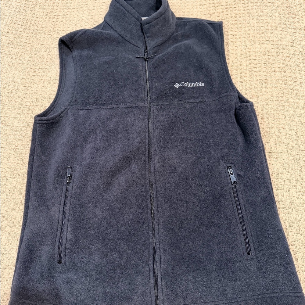 Columbia Black Full-Zip Fleece Vest - Picture 2 of 7